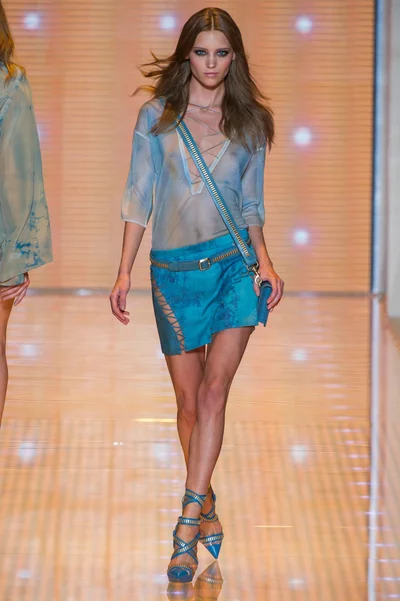 Look 25